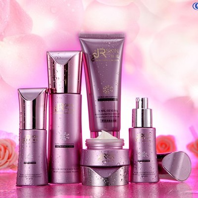 歐泉化妝品廠(chǎng)家的冰山保濕噴霧你擁有了嗎？