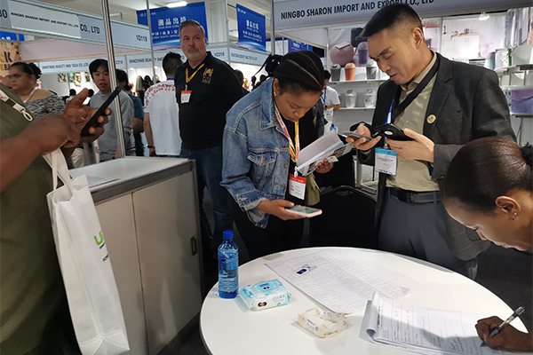 廣東歐泉集團火爆南非化妝品市場(chǎng)-歐泉生化
